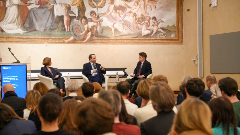 Wystąpienie ministra Sikorskiego w Europejskim Instytucie Uniwersyteckim, Łukasiewicz - ITECH